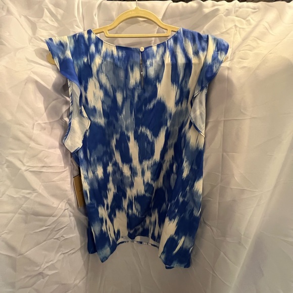 Top - Picture 2 of 4